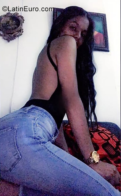 Date this gorgeous Dominican Republic girl Sabrina from Santiago DO35648