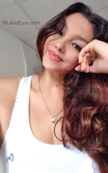 Date this pretty Colombia girl Karen from Neiva CO25874