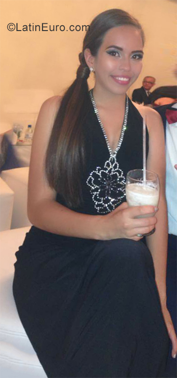 Date this cute Venezuela girl Veruchkia from Barquisimeto VE2662