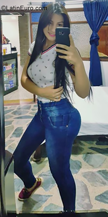 Date this sultry Colombia girl Kelly from Cucuta CO25892
