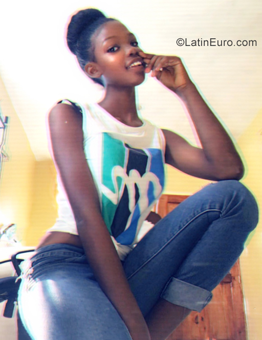 Date this charming Dominican Republic girl Madelin from Santo Domingo DO35724