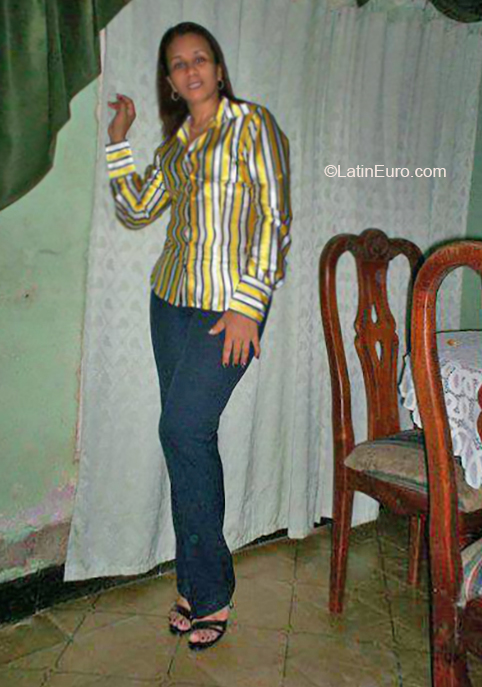 Date this beautiful Colombia girl Ruby from Barranquilla CO25921