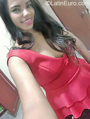 Date this athletic Colombia girl Katerine from Cali CO25929