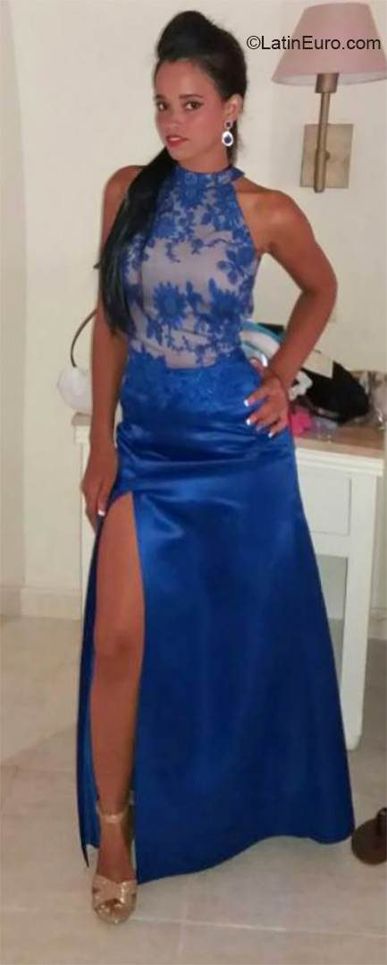 Date this funny Dominican Republic girl Niky from Santo Domingo DO35764