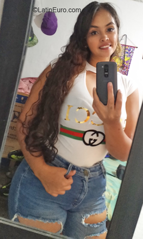 Date this foxy Colombia girl Zara from Medellin CO25933