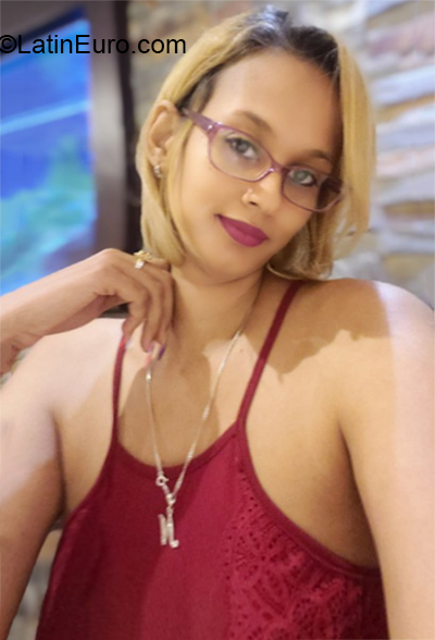 Date this fun Dominican Republic girl Jennifer from Santo Domingo DO35775