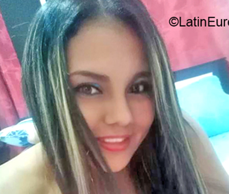 Date this foxy Colombia girl Zarai from Tulua CO25936