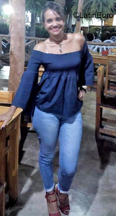 Date this stunning Colombia girl Pati from Santa Marta CO25940