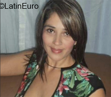Date this lovely Colombia girl Monica from Armenia CO25978