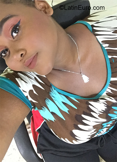 Date this tall Dominican Republic girl Esmeralda from Santo Domingo DO35871