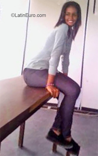 Date this delightful Venezuela girl Stefanie from Maturin VE2667