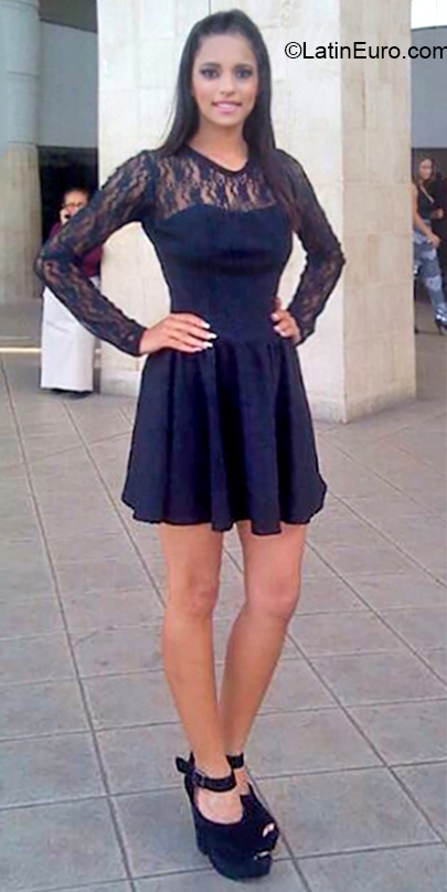 Date this gorgeous Colombia girl Genesis from Bogota CO26006