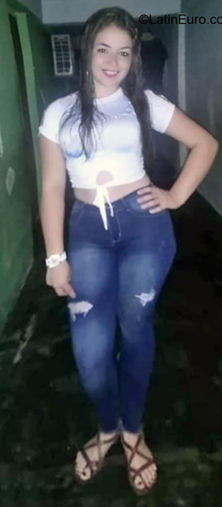 Date this stunning Colombia girl Yaireth from Cucuta CO26072