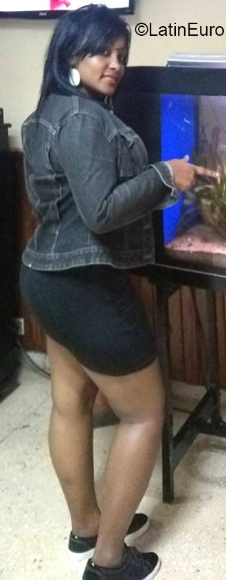 Date this good-looking Cuba girl Ileana from Santiago de cuba CU604