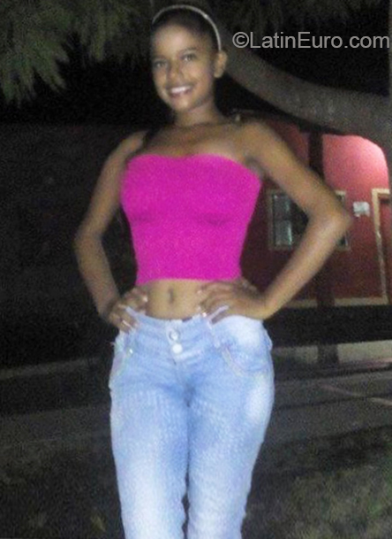 Date this lovely Colombia girl Neyla from Bucaramanga CO26125