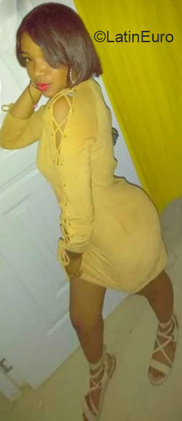 Date this beautiful Dominican Republic girl Haidy from Santo Domingo DO36222