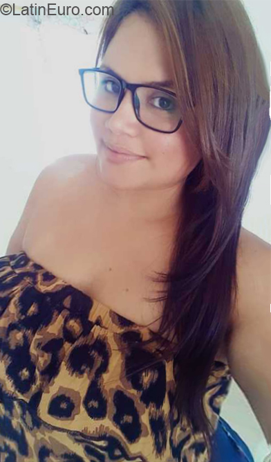 Date this charming Colombia girl Laura from Barranquilla CO26731