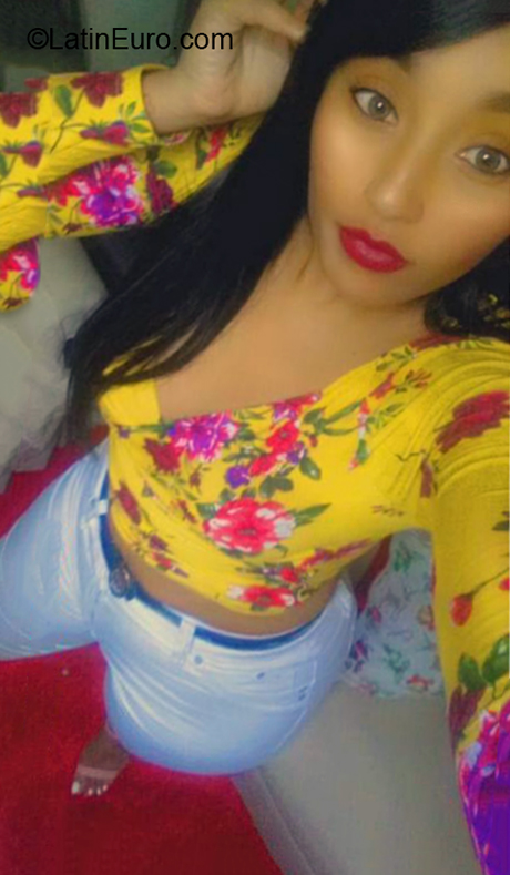 Date this gorgeous Dominican Republic girl Elizabeth from Santiago DO36328