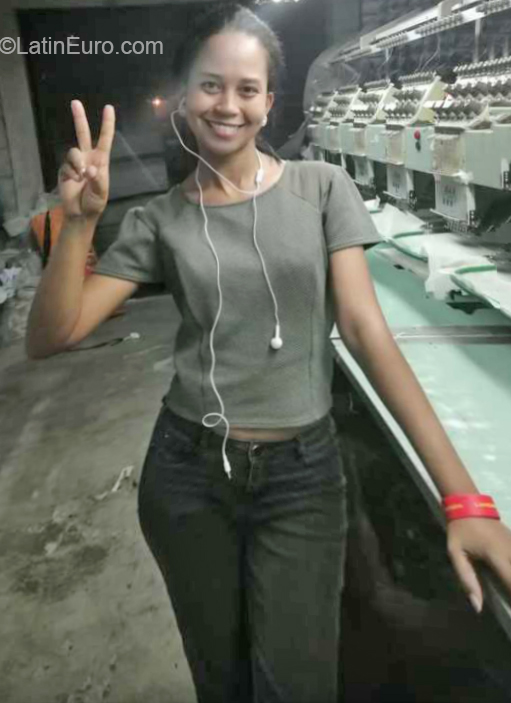 Date this athletic Dominican Republic girl Ingrid peralta from Santiago de los Caballeros DO36330