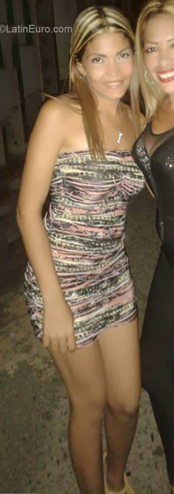 Date this lovely Venezuela girl Ivana from Maracaibo VE2751