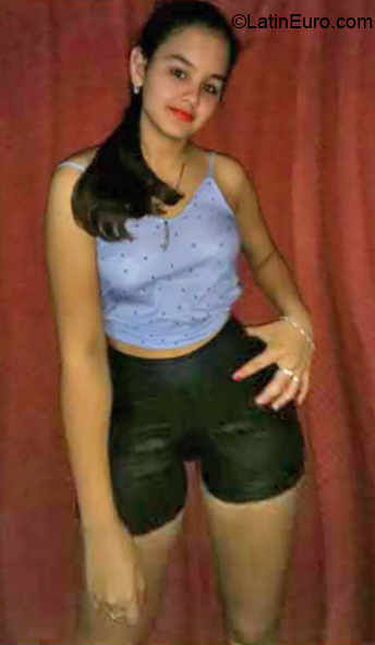 Date this sensual Argentina girl Ivi from Cordoba AR251