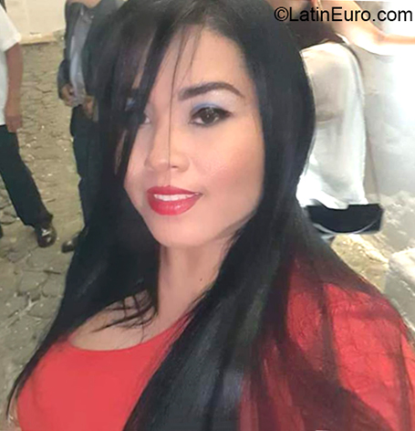 Date this delightful Colombia girl Claudia lorena from Cali CO26223