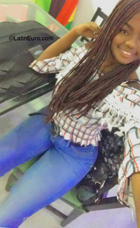 Date this tall Dominican Republic girl Abigail from San Pedro De Macoris DO36478