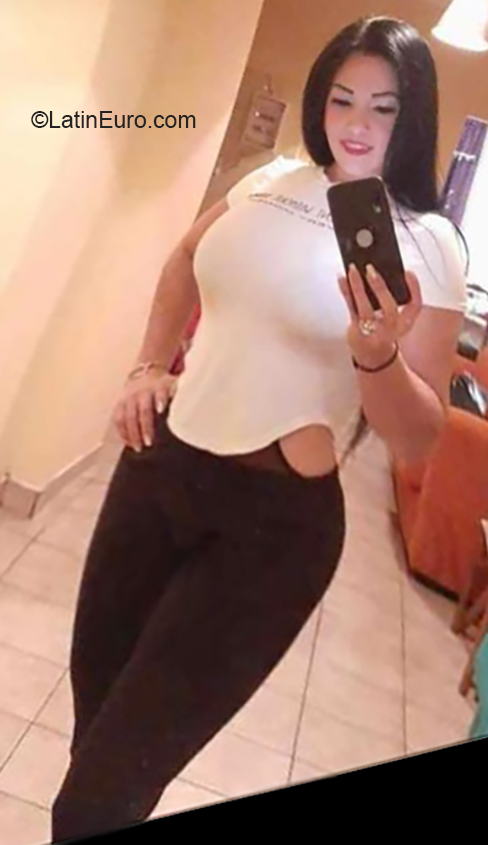 Date this beautiful Venezuela girl Jessica from Maracaibo VE2775