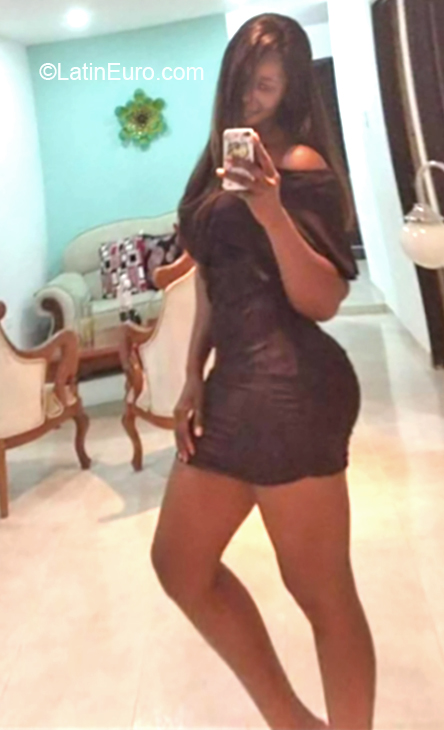 Date this young Colombia girl Nana from Cali CO26283