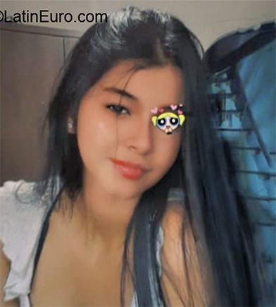 Date this sensual Colombia girl Juliana from Medellin CO26311
