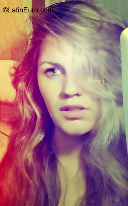 Date this athletic Argentina girl Luna from Parana AR263