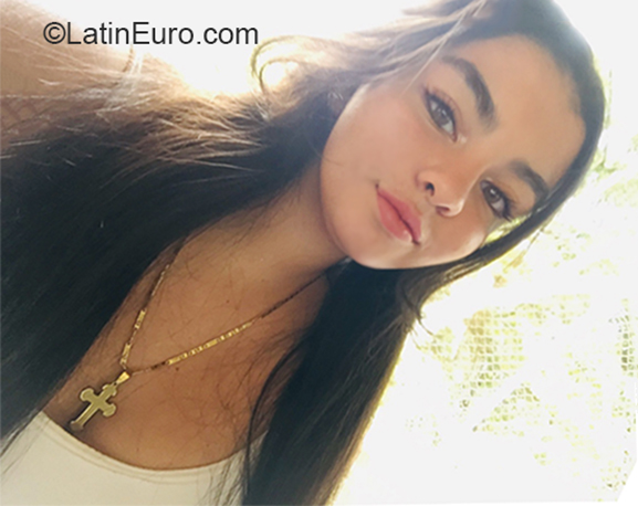 Date this good-looking Colombia girl Paula Andrea from Medellin CO26368