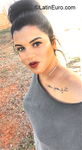 Date this happy Brazil girl Yasmin from Santo Expedito BR10969