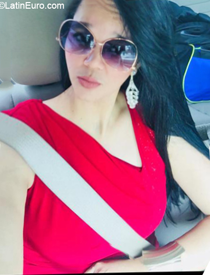 Date this lovely Dominican Republic girl Irvana from Santiago DO36760