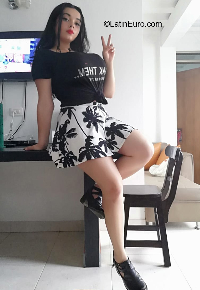 Date this passionate Colombia girl Karoll from Bogota CO26377