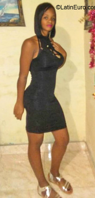 Date this nice looking Dominican Republic girl Yuleisi from Santo Domingo DO36802