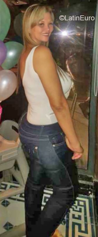 Date this delightful Colombia girl Laura from Cartagena CO26411