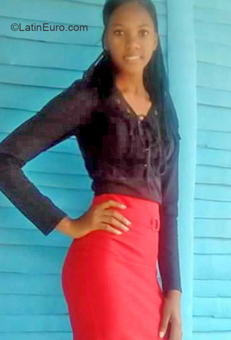 Date this delightful Dominican Republic girl Yoelina from Monte Plata DO36872