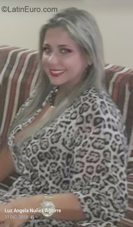 Date this lovely Colombia girl Luz from Palmira CO26454