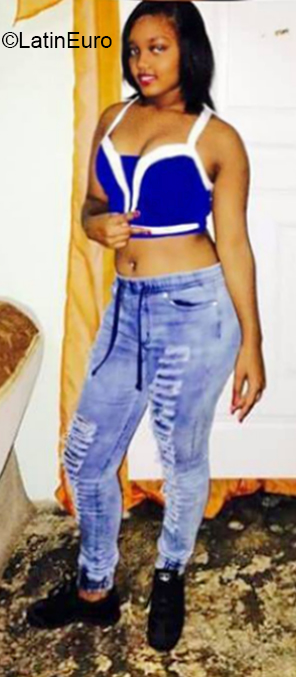 Date this passionate Dominican Republic girl Evril from Santo Domingo DO37016