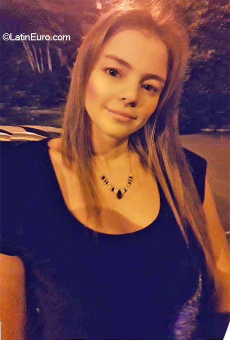 Date this athletic Colombia girl Angelica from Medellin CO26465