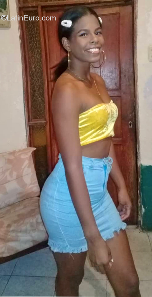 Date this tall Venezuela girl Ixhel from Barquisimeto VE2868