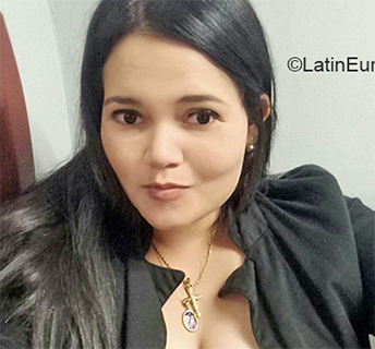 Date this lovely Venezuela girl Veronica from Barquisimeto VE2884