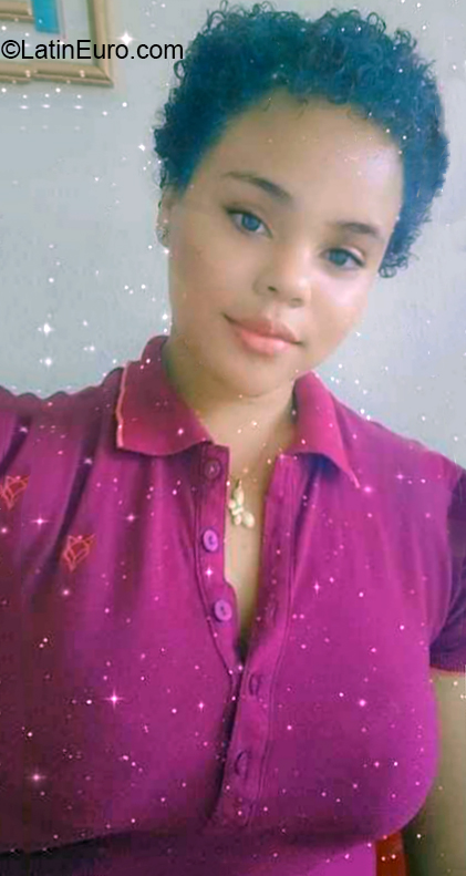 Date this hot Dominican Republic girl Mariela from Santo Domingo DO36970