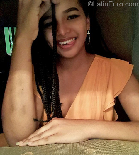 Date this young Dominican Republic girl Ashley from San Francisco de Macoris DO36982