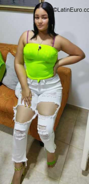 Date this exotic Dominican Republic girl Daniela from Santiago DO36993