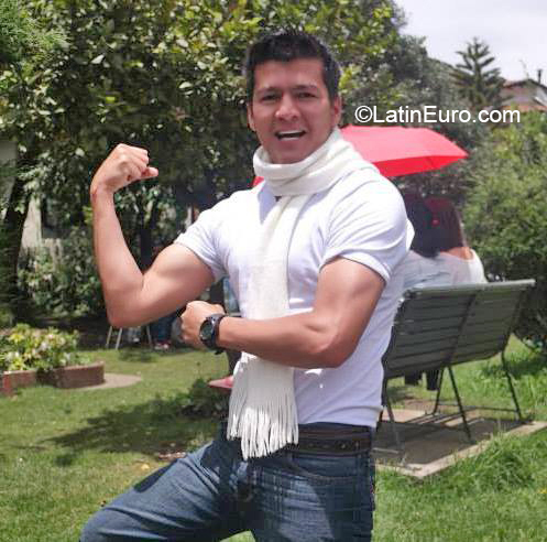 Date this passionate Colombia man Manu from Bogota CO26530