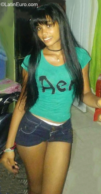 Date this pretty Dominican Republic girl Yoelne from Mao Valverde DO37042