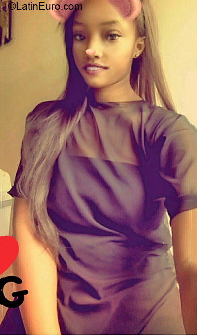 Date this nice looking Dominican Republic girl Ana from Santo Domingo DO37048