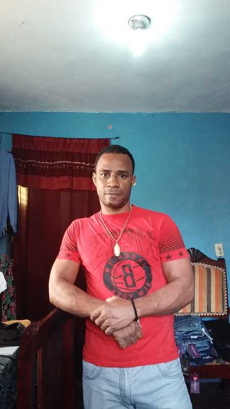 Date this pretty Dominican Republic man Jose feliz from Santo Domingo DO37114